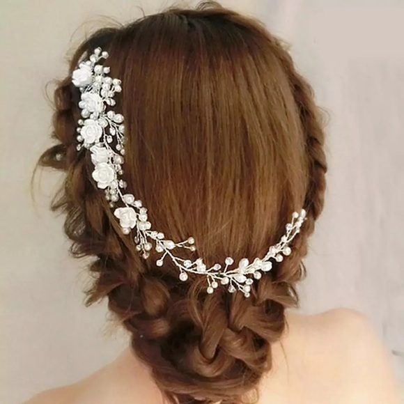 Pearl and Crystal White Flower Bridal Hair Comb - Picture 2 of 16